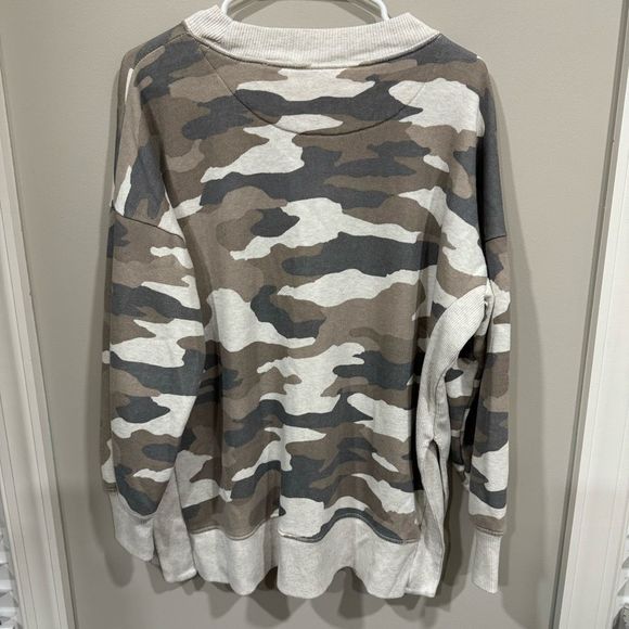 Aerie Good Vibe Oversized Split Hem Camo Sweatshirt sz M - Picture 4 of 9